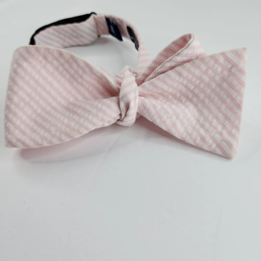 SADDLEBRED Pink Self-Tie Bow-Tie.